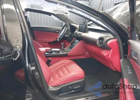 2024 Lexus Is 350 F Sport/350 F Sport Design z USA, uszkodzony, nr VIN JTHGZ1E22R5034427